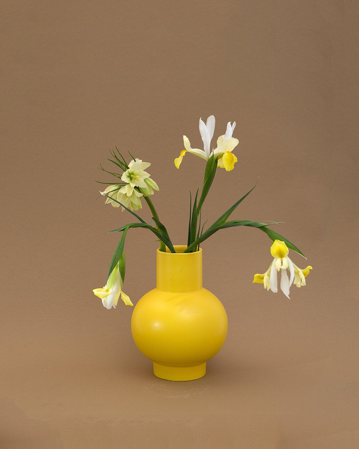 Vase extra large jaune 33x25cm Fressia - Strom - The Cool Republic