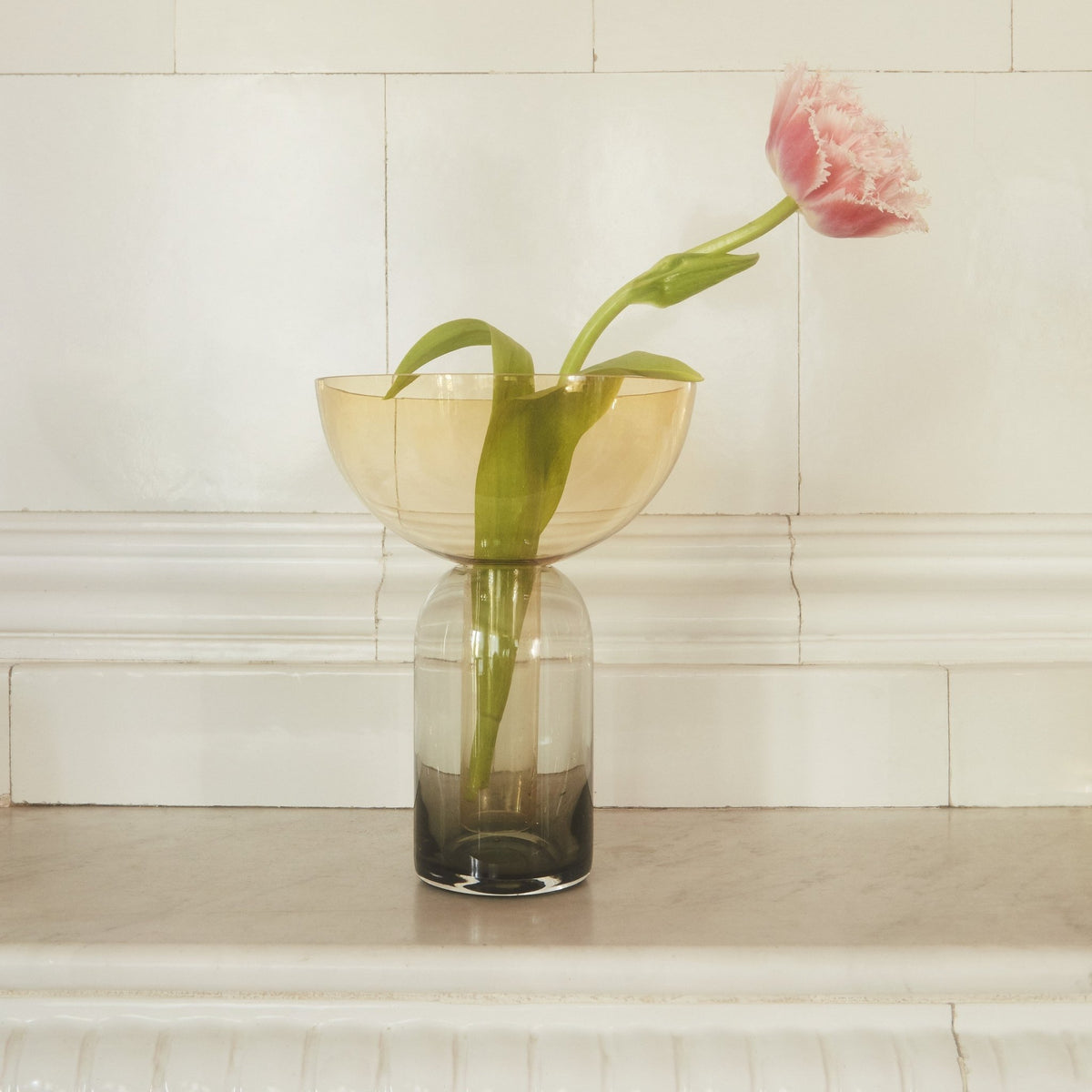 Vase noir et jaune Torus L - AYTM - The Cool Republic