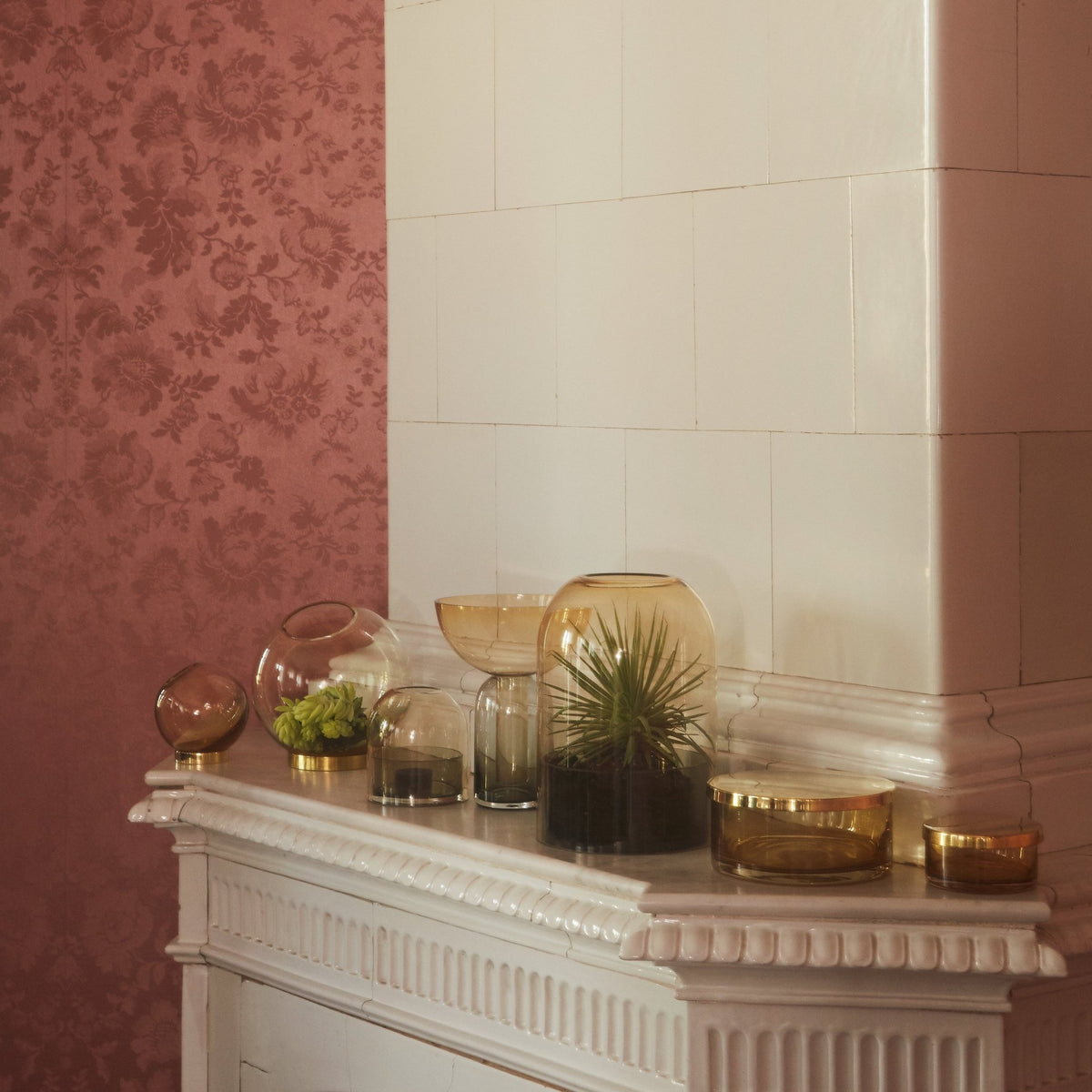Vase noir et rose Torus L - AYTM - The Cool Republic