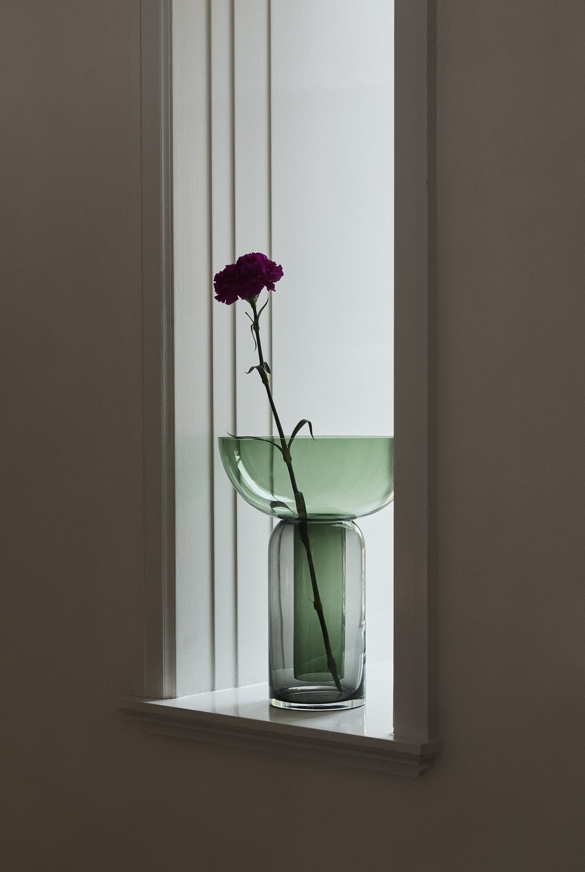 Vase noir et vert Torus L - AYTM - The Cool Republic