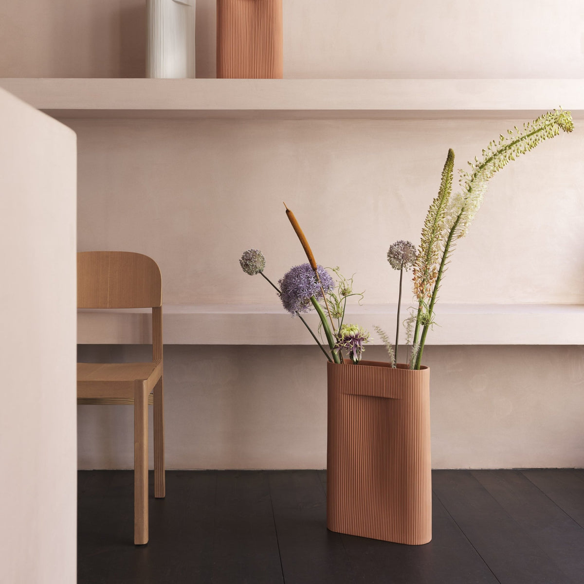 Vase terracotta 48,5 cm Ridge - Muuto - The Cool Republic