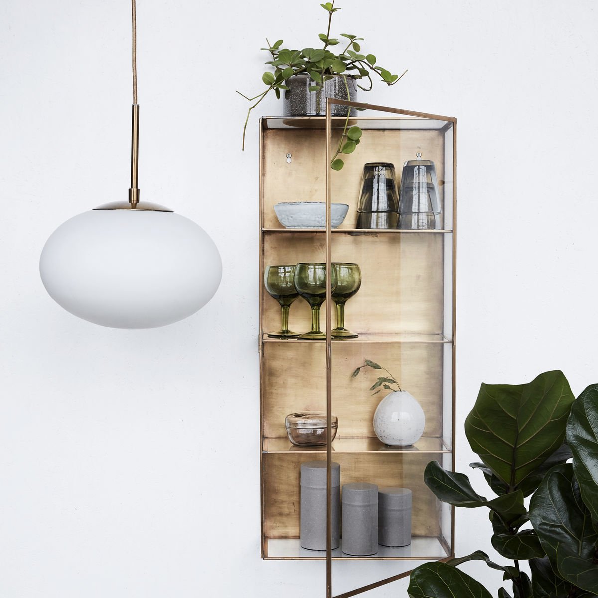 Vitrine murale en laiton M - House Doctor - The Cool Republic
