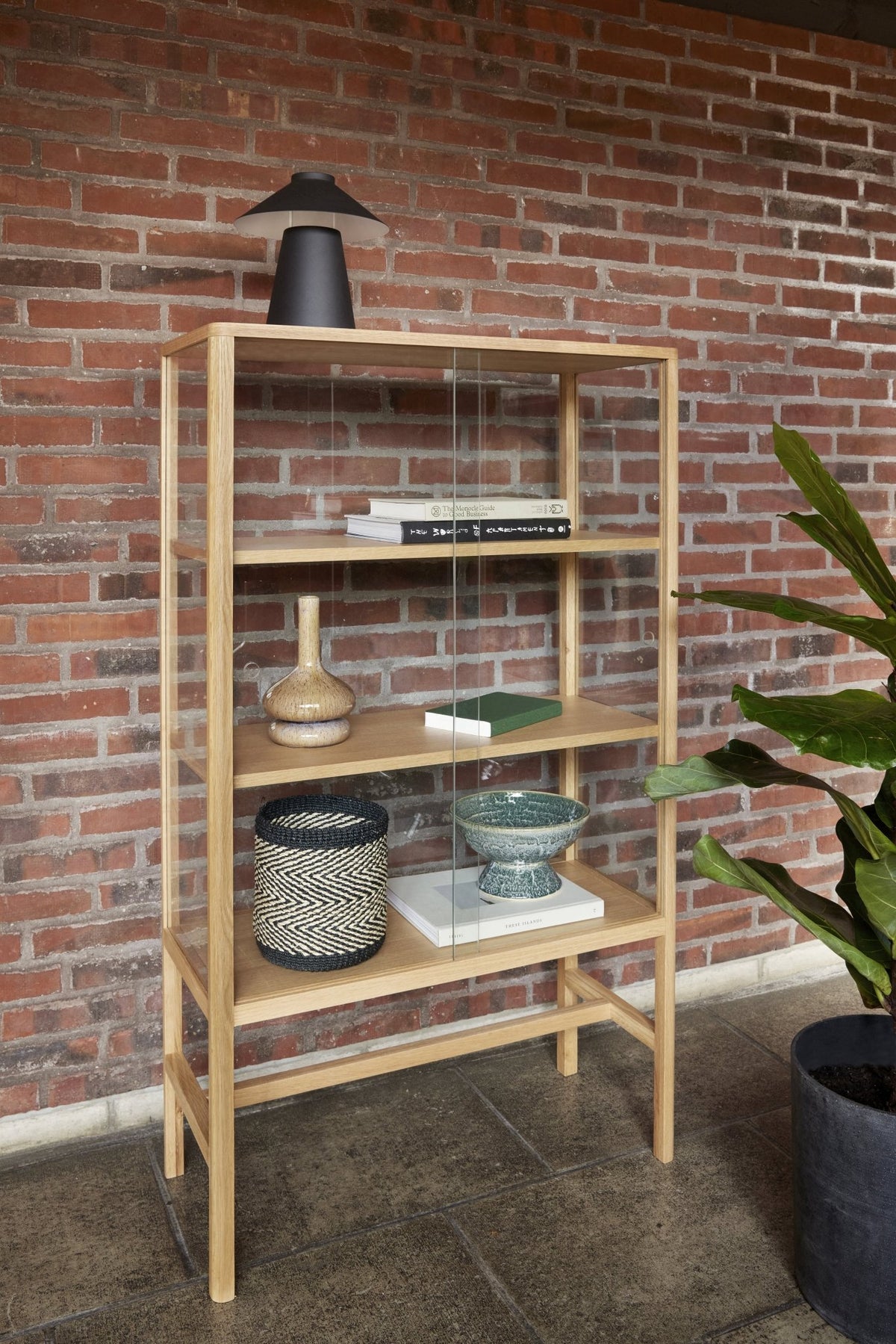 Vitrine rectangulaire en chêne naturel 80x140cm Museum- Hübsch - The Cool Republic